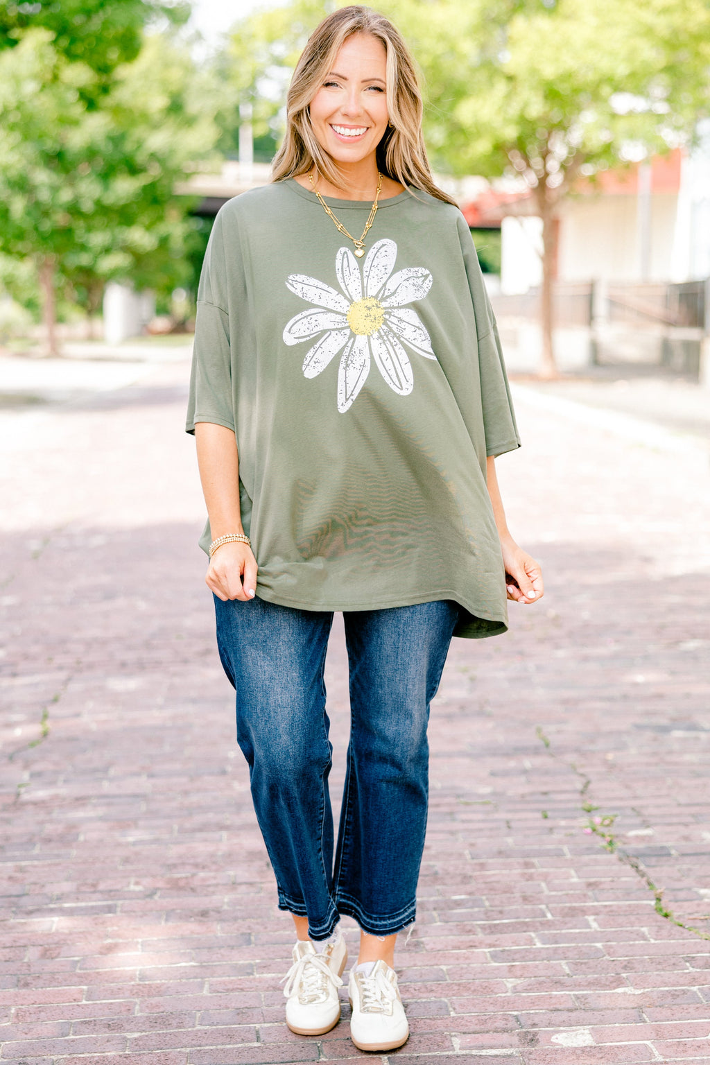 Sweet Daisies Boyfriend Tee, Moss