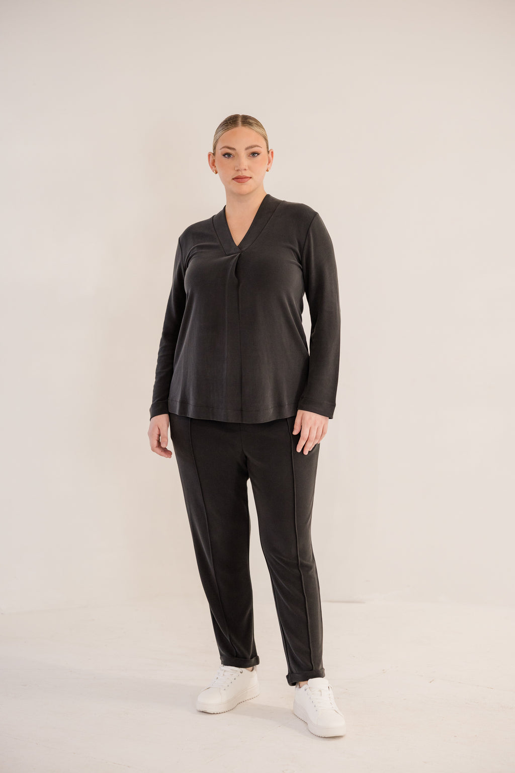 Chloe Pintuck Taper Pant, Black