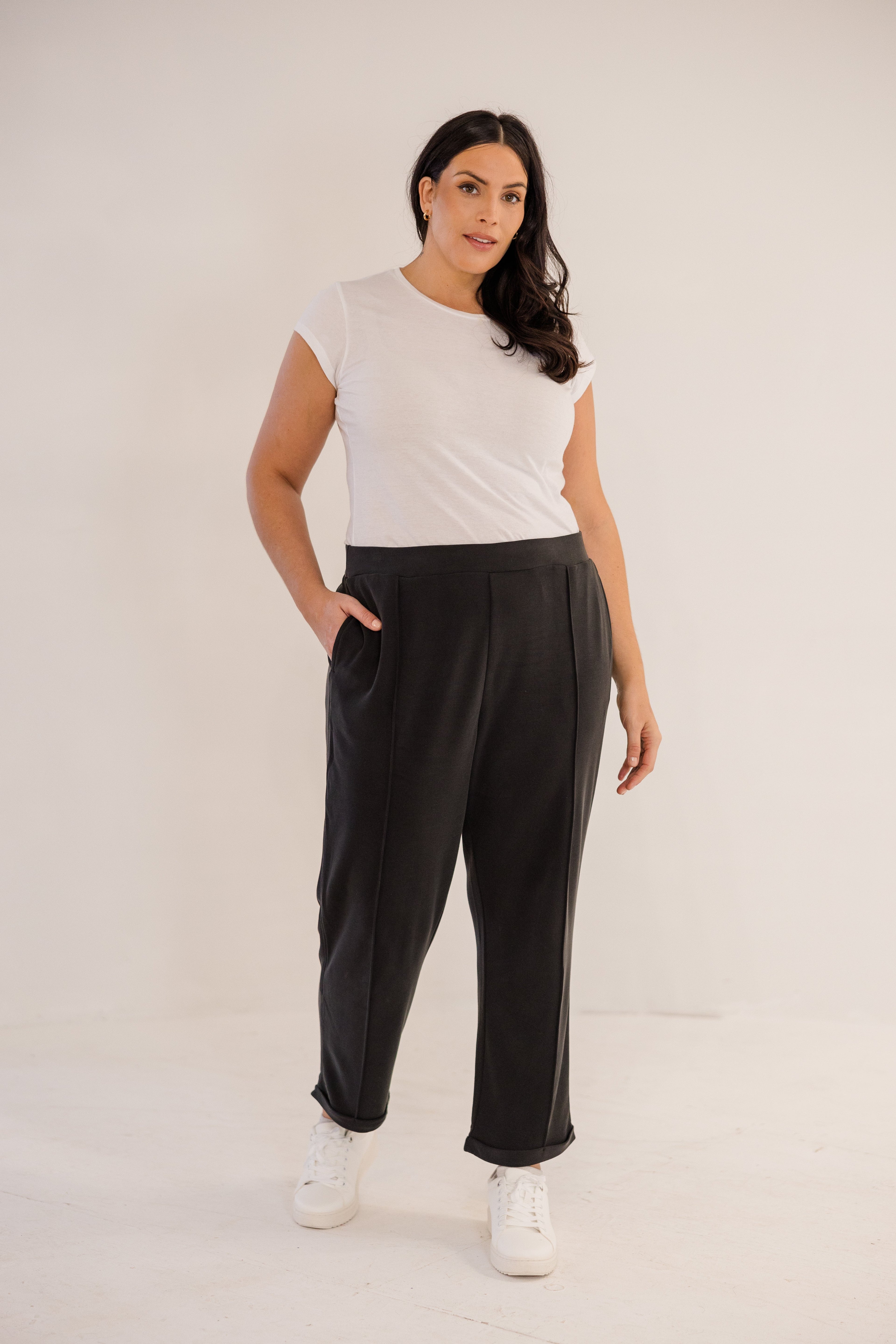Chloe Pintuck Taper Pant, Black
