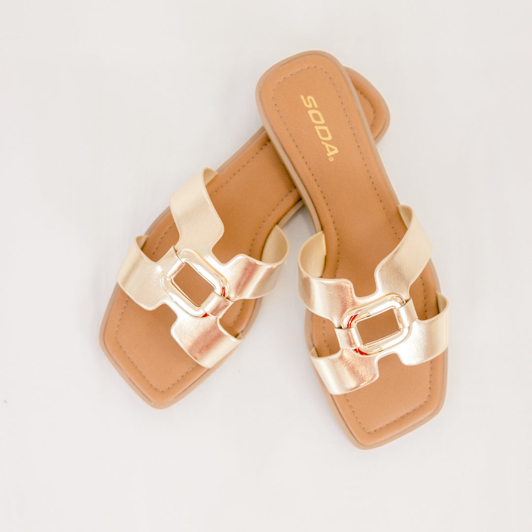 Back To The Weekend Sandals, Gold