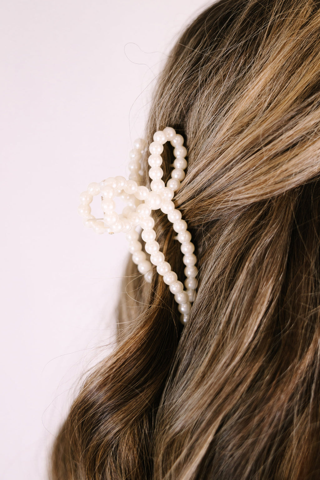 Clear My Mind Hair Clip, White Bow