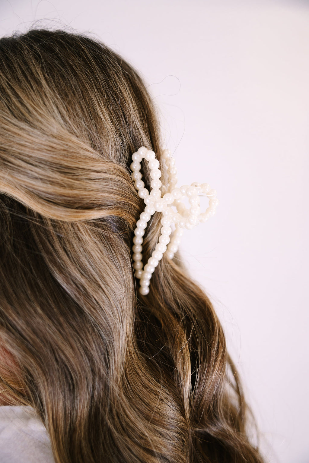 Clear My Mind Hair Clip, White Bow