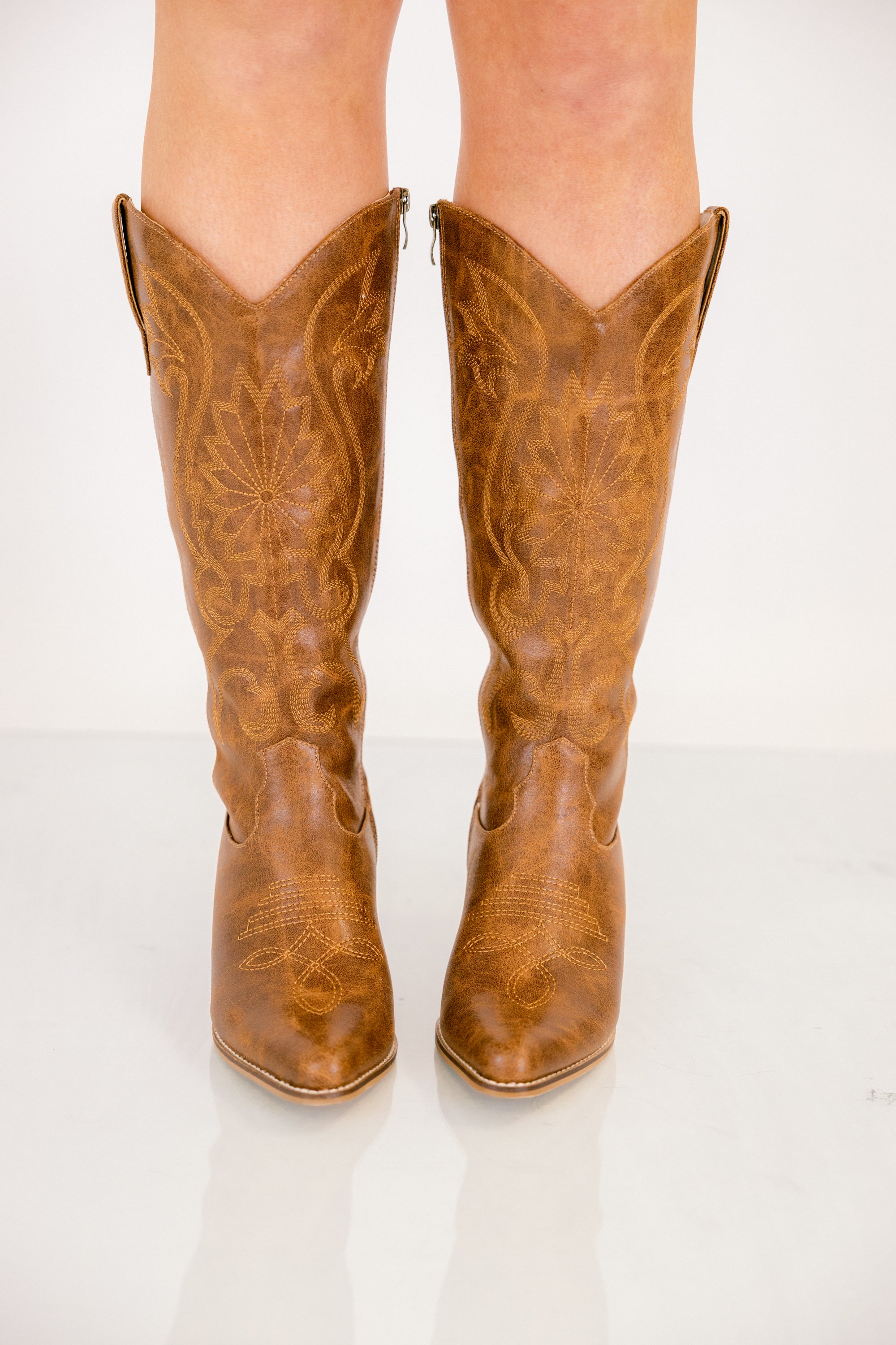 Corky's: Get Back Up Boots, Saddle
