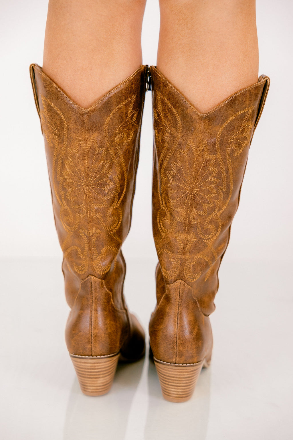 Corky's: Get Back Up Boots, Saddle