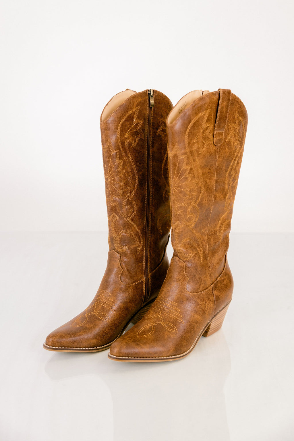 Corky's: Get Back Up Boots, Saddle