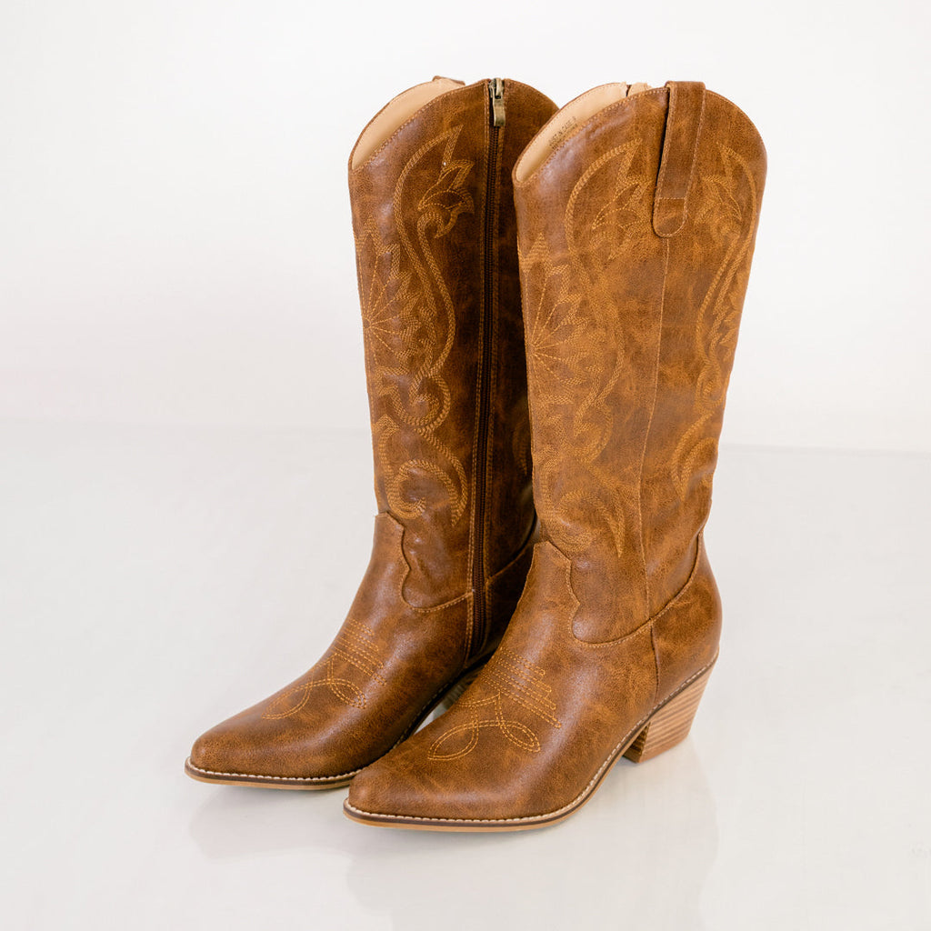 Corky's: Get Back Up Boots, Saddle