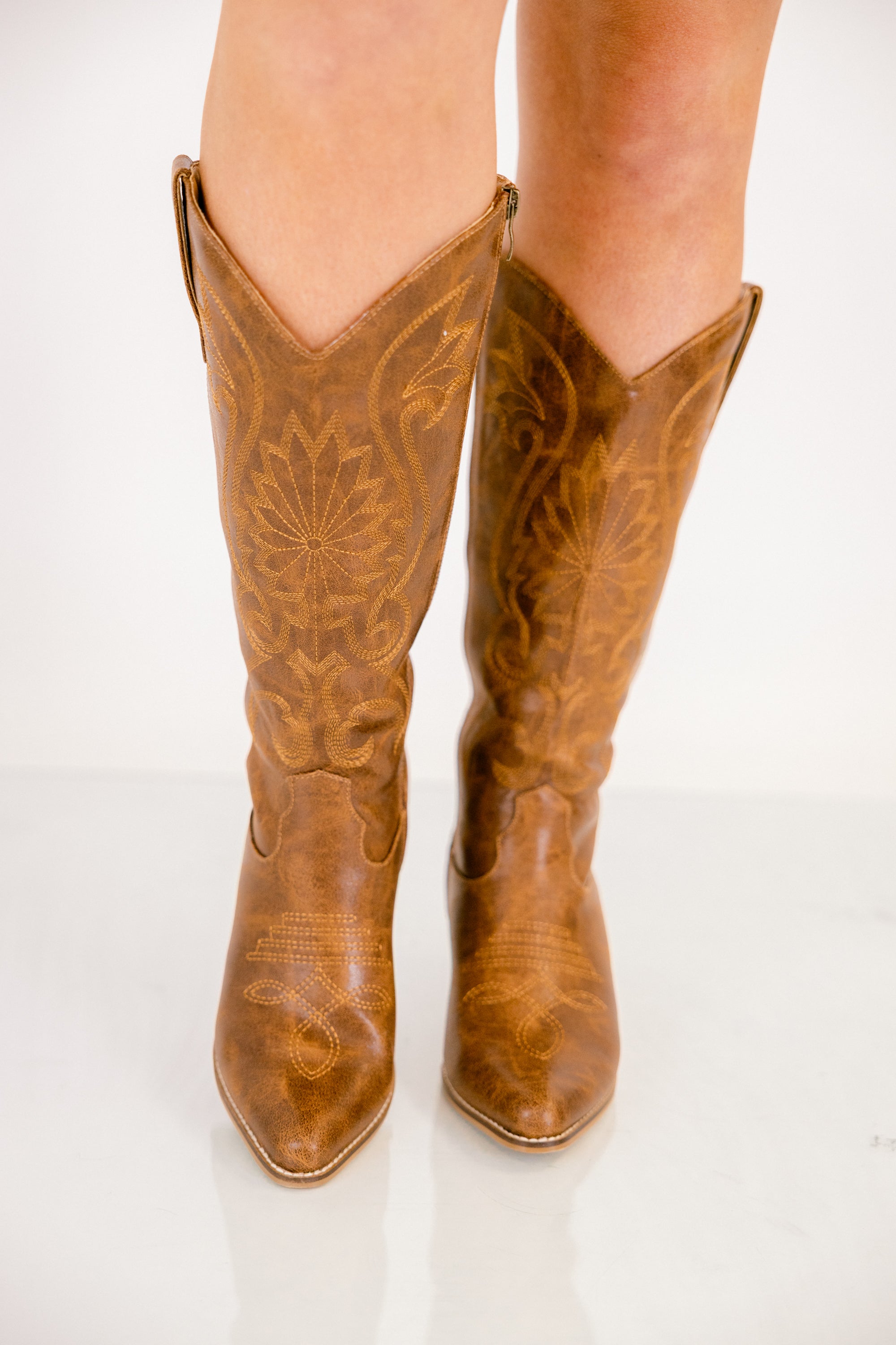 Corky's: Get Back Up Boots, Saddle