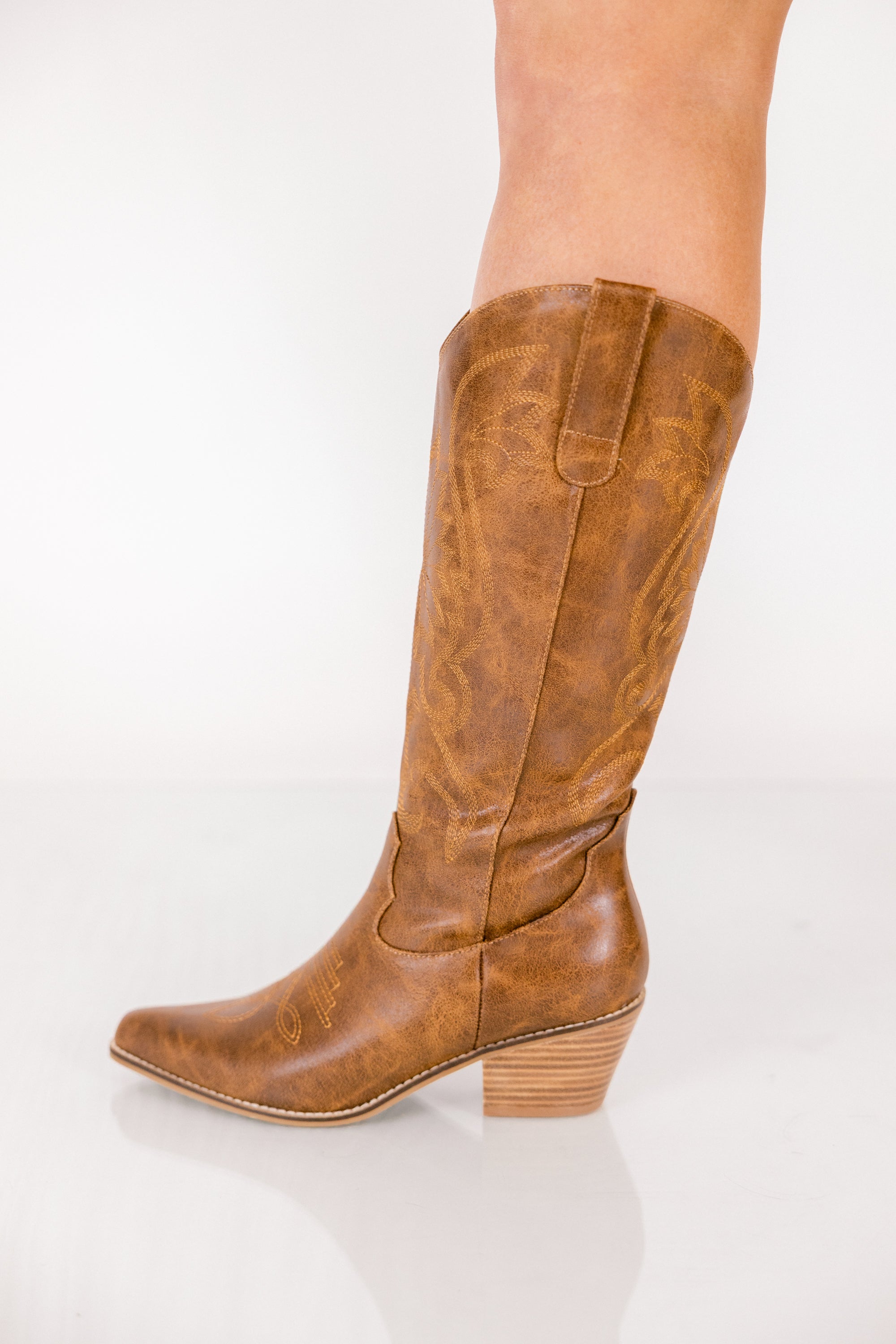 Corky's: Get Back Up Boots, Saddle
