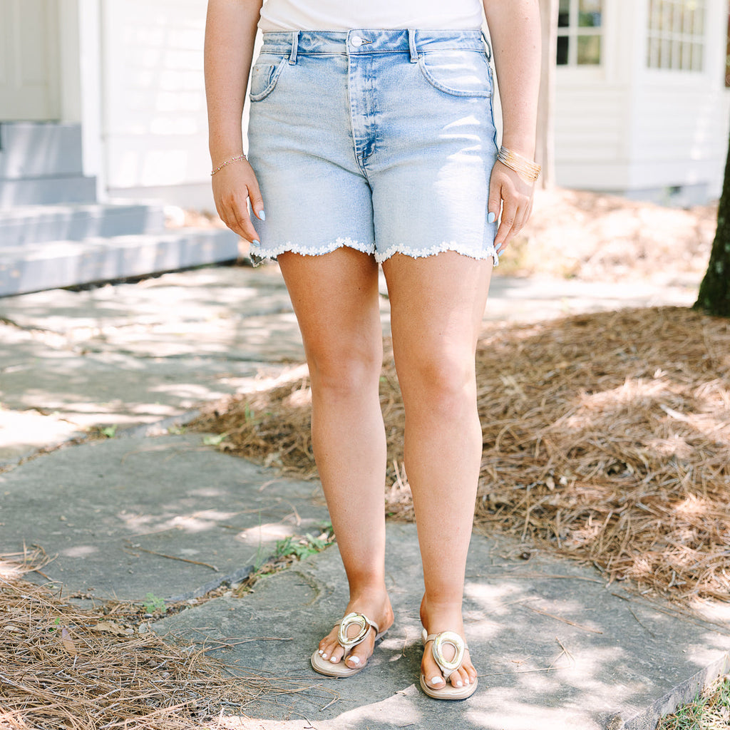 Daisy Fields Shorts, Light Wash