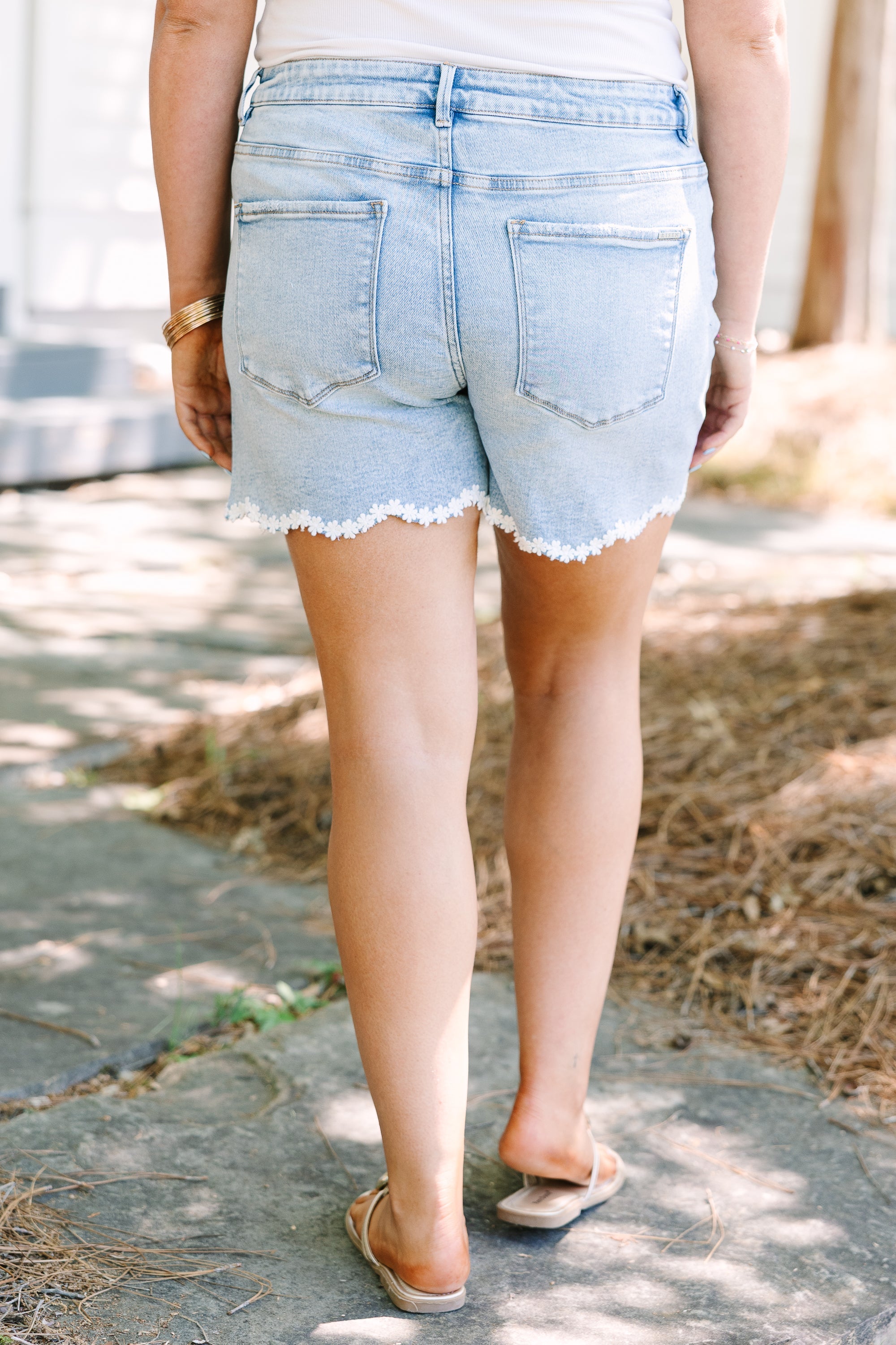 Daisy Fields Shorts, Light Wash