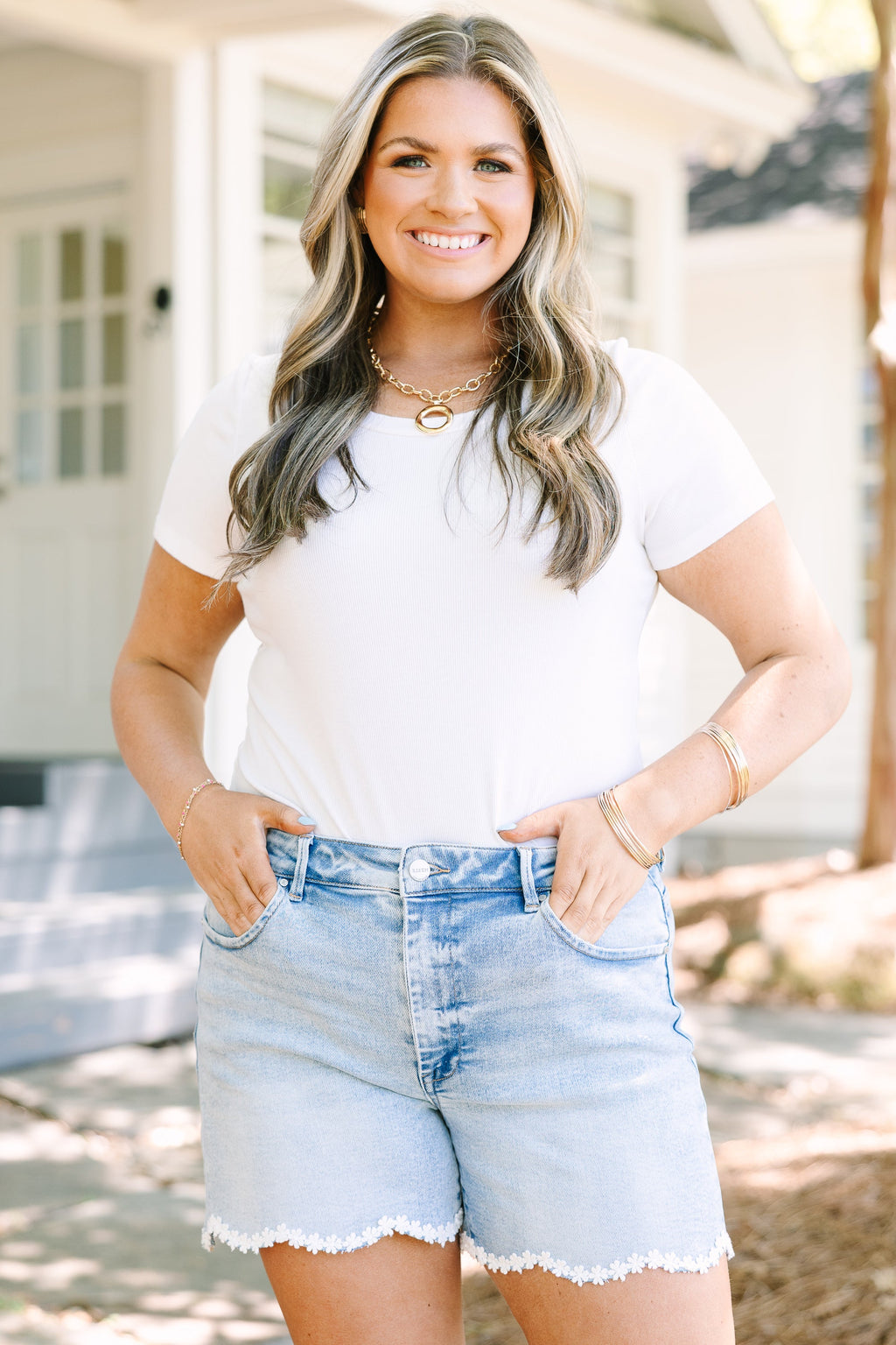Daisy Fields Shorts, Light Wash