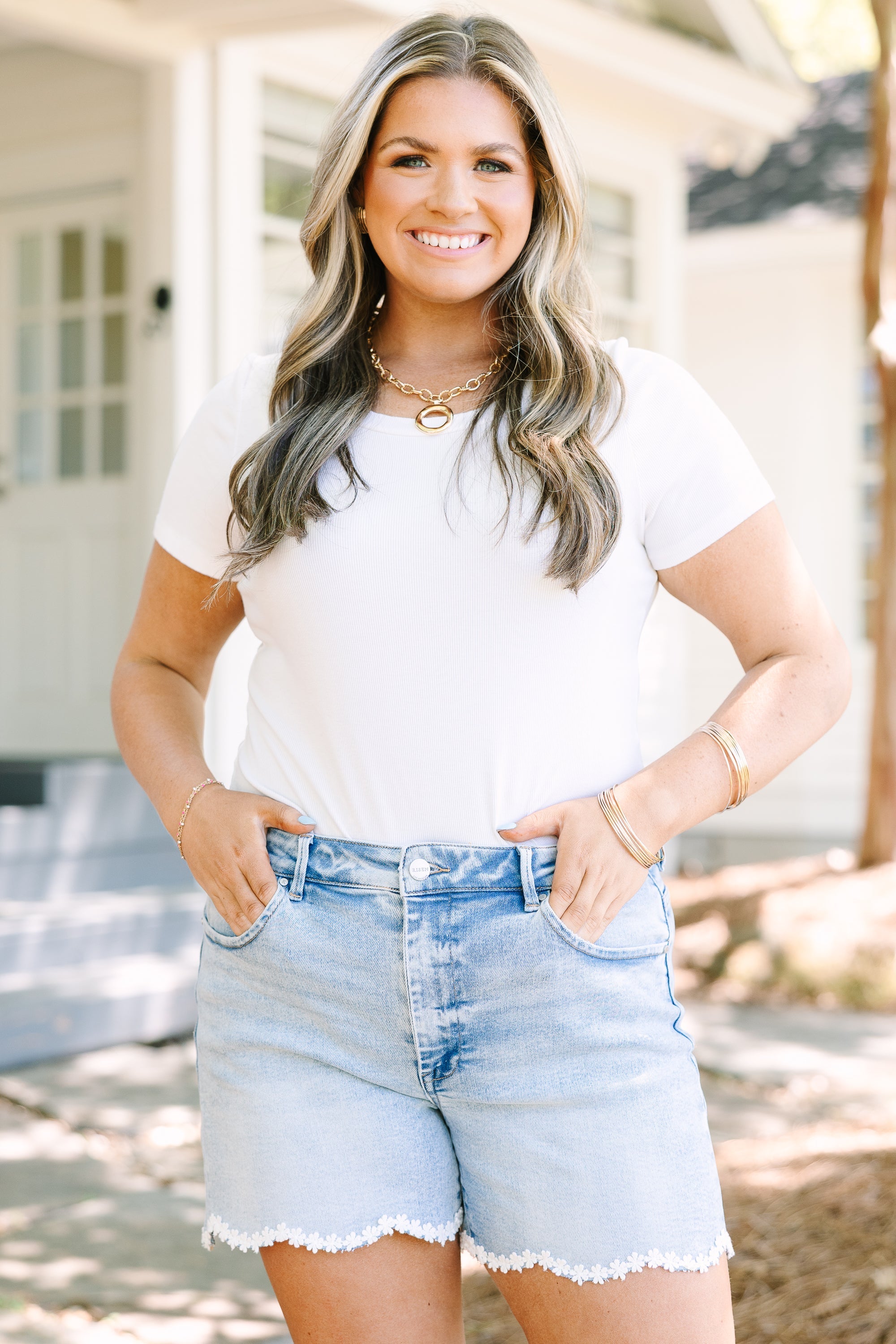 Daisy Fields Shorts, Light Wash