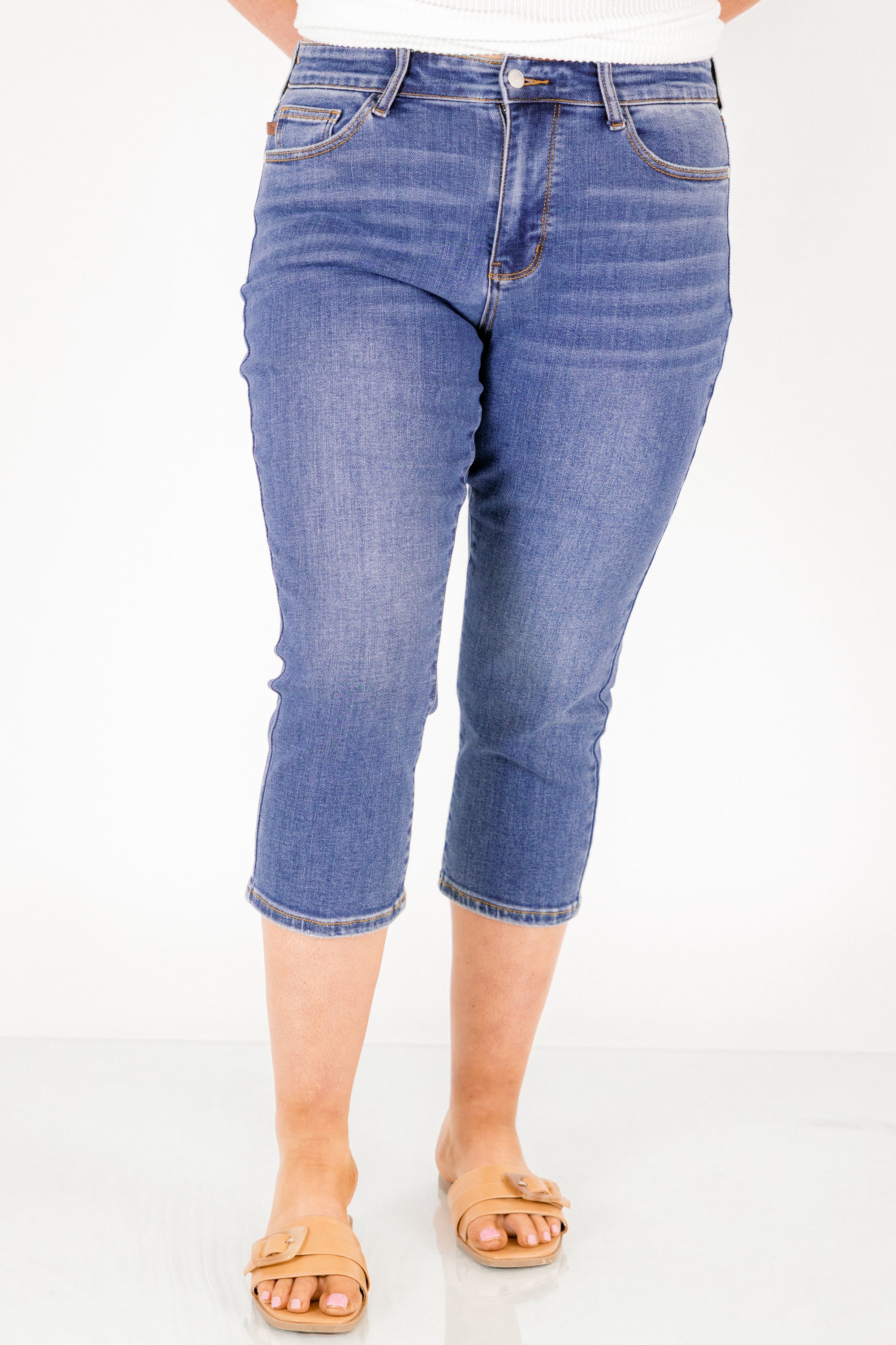 Judy Blue: Learn To Love Capris, Classic Wash