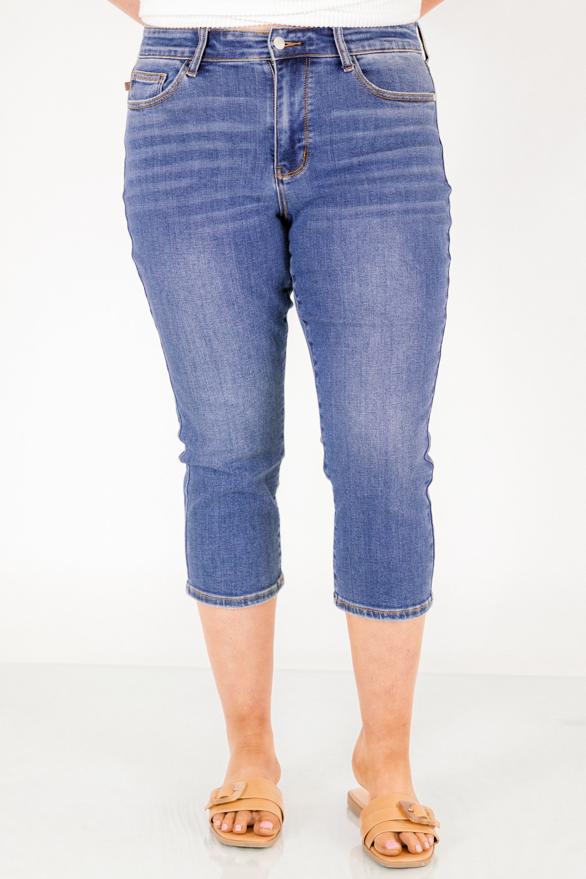 Judy Blue: Learn To Love Capris, Classic Wash