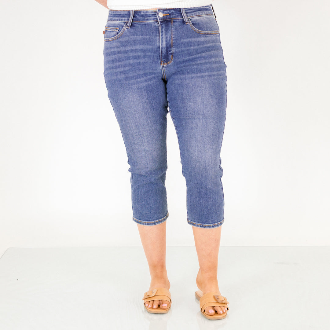Judy Blue: Learn To Love Capris, Classic Wash