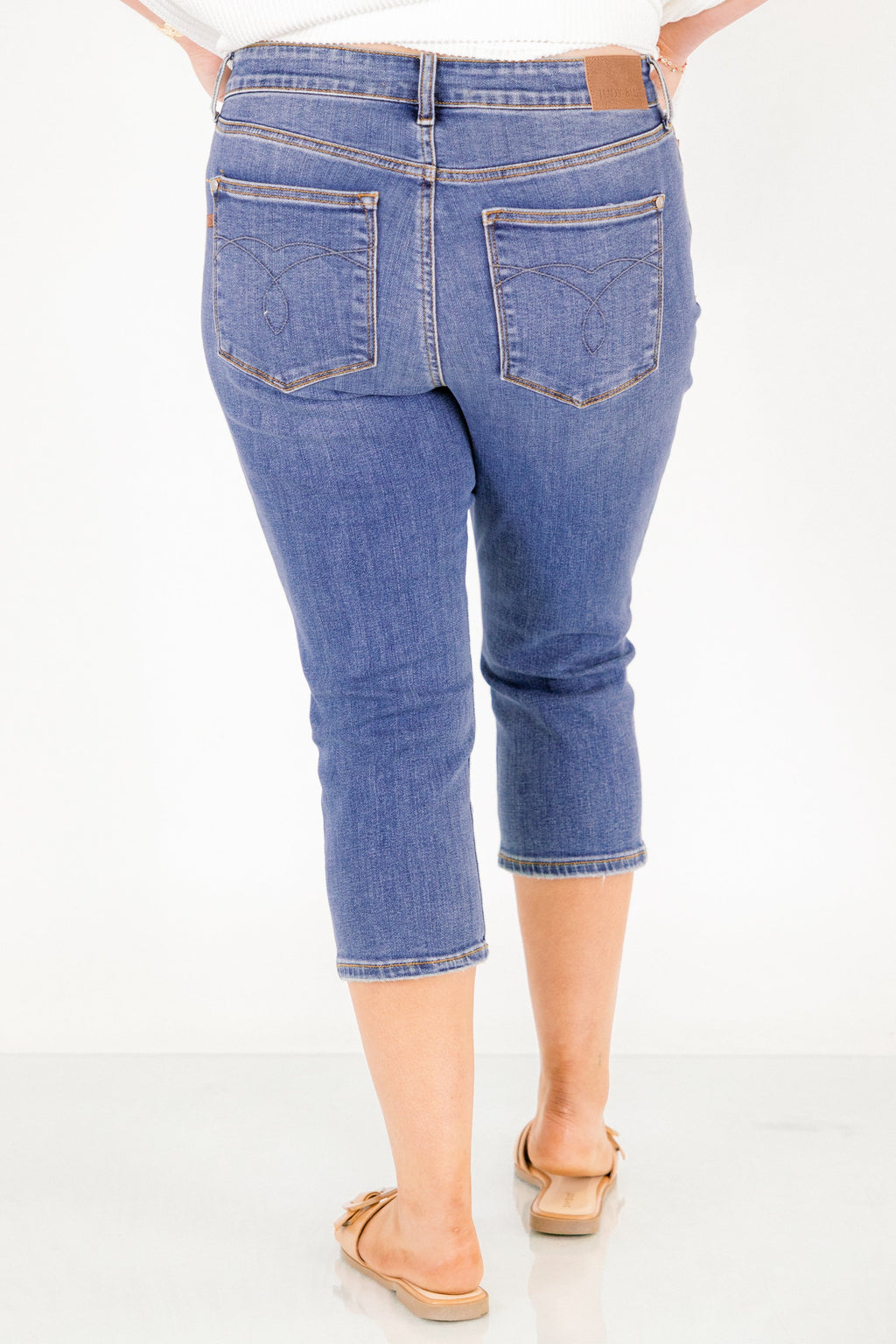 Judy Blue: Learn To Love Capris, Classic Wash