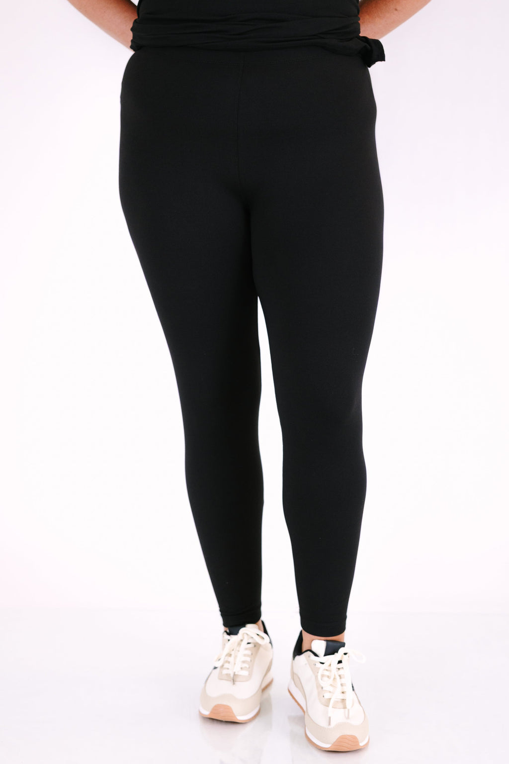 Monochrome Moment Set, Black