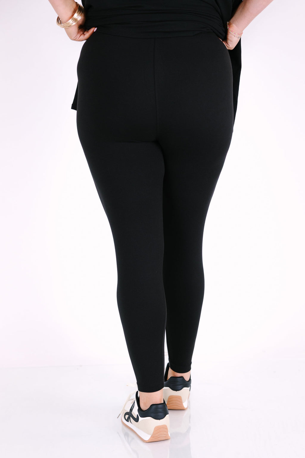 Monochrome Moment Set, Black