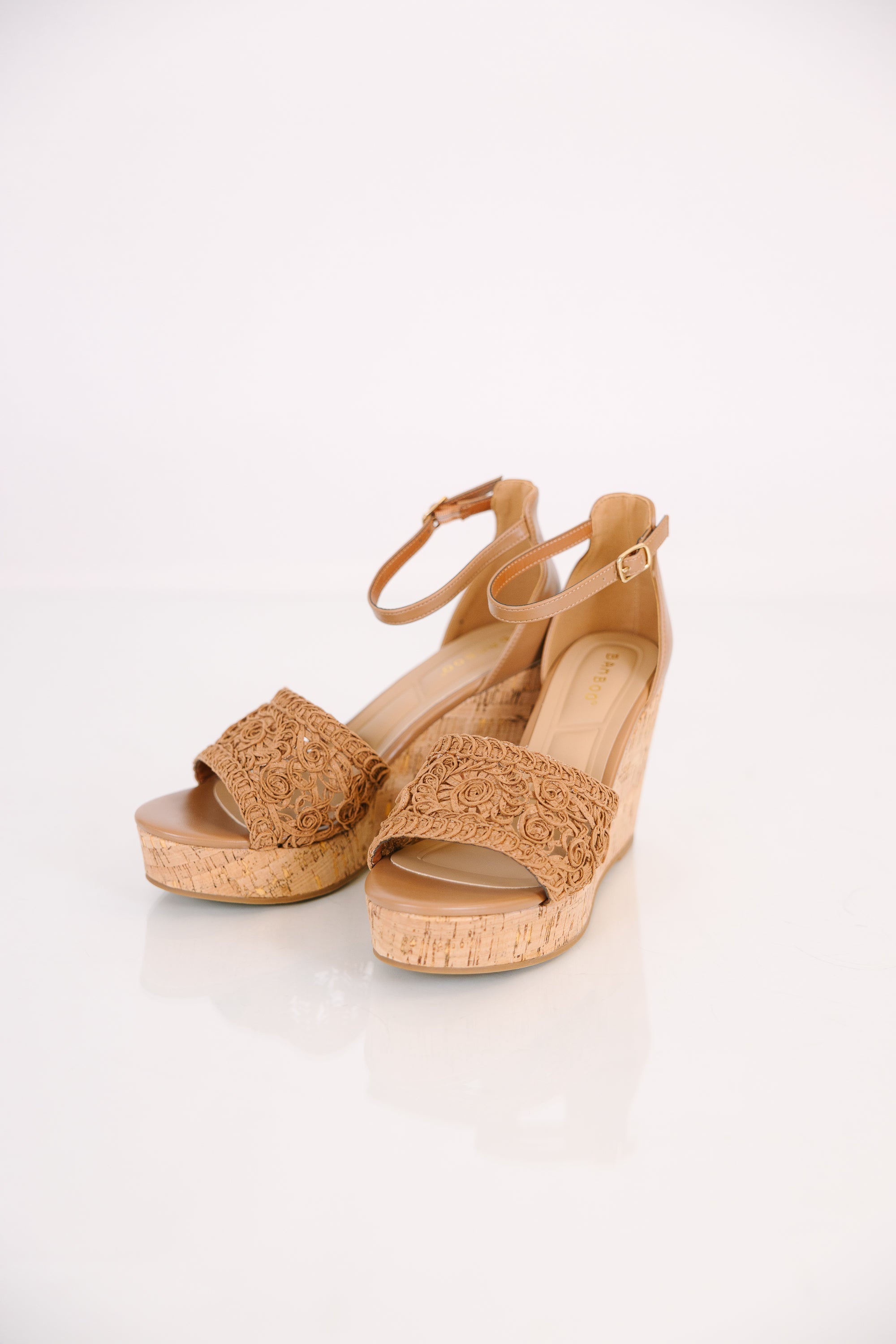 No Notes Needed Wedges, Tan
