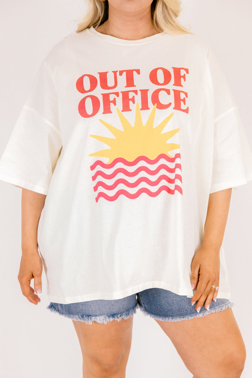 On Vacay Boyfriend Tee, Ivory