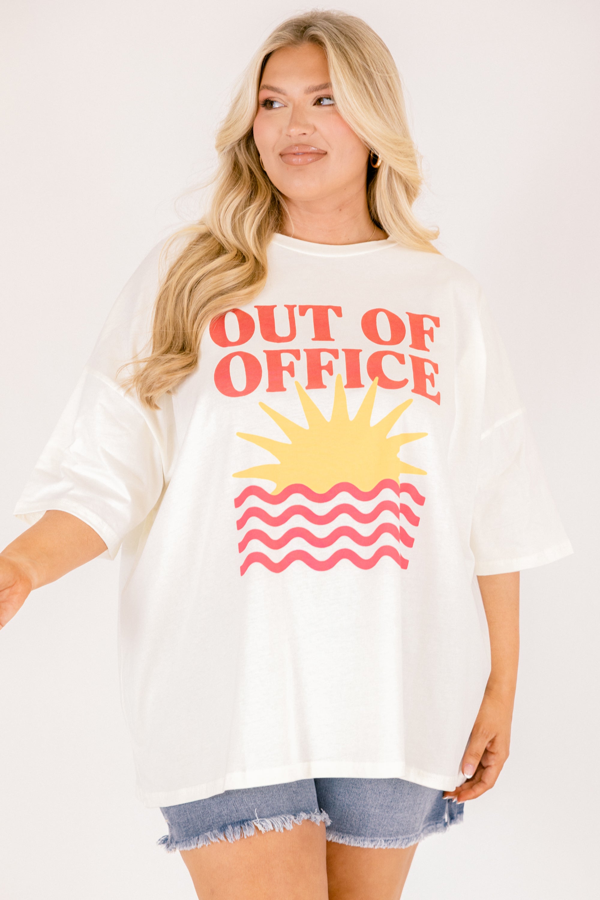 On Vacay Boyfriend Tee, Ivory
