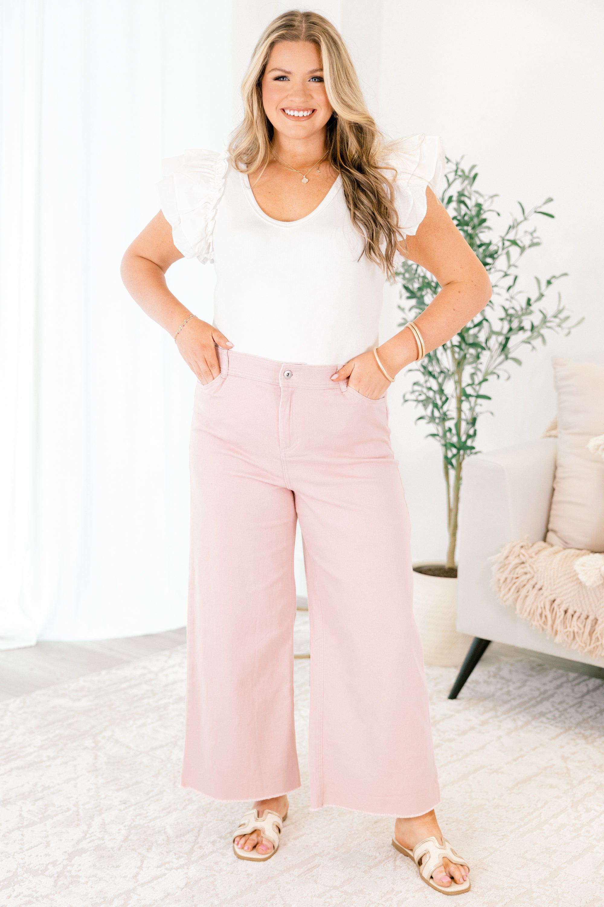 She Always Knows Pants, Pink