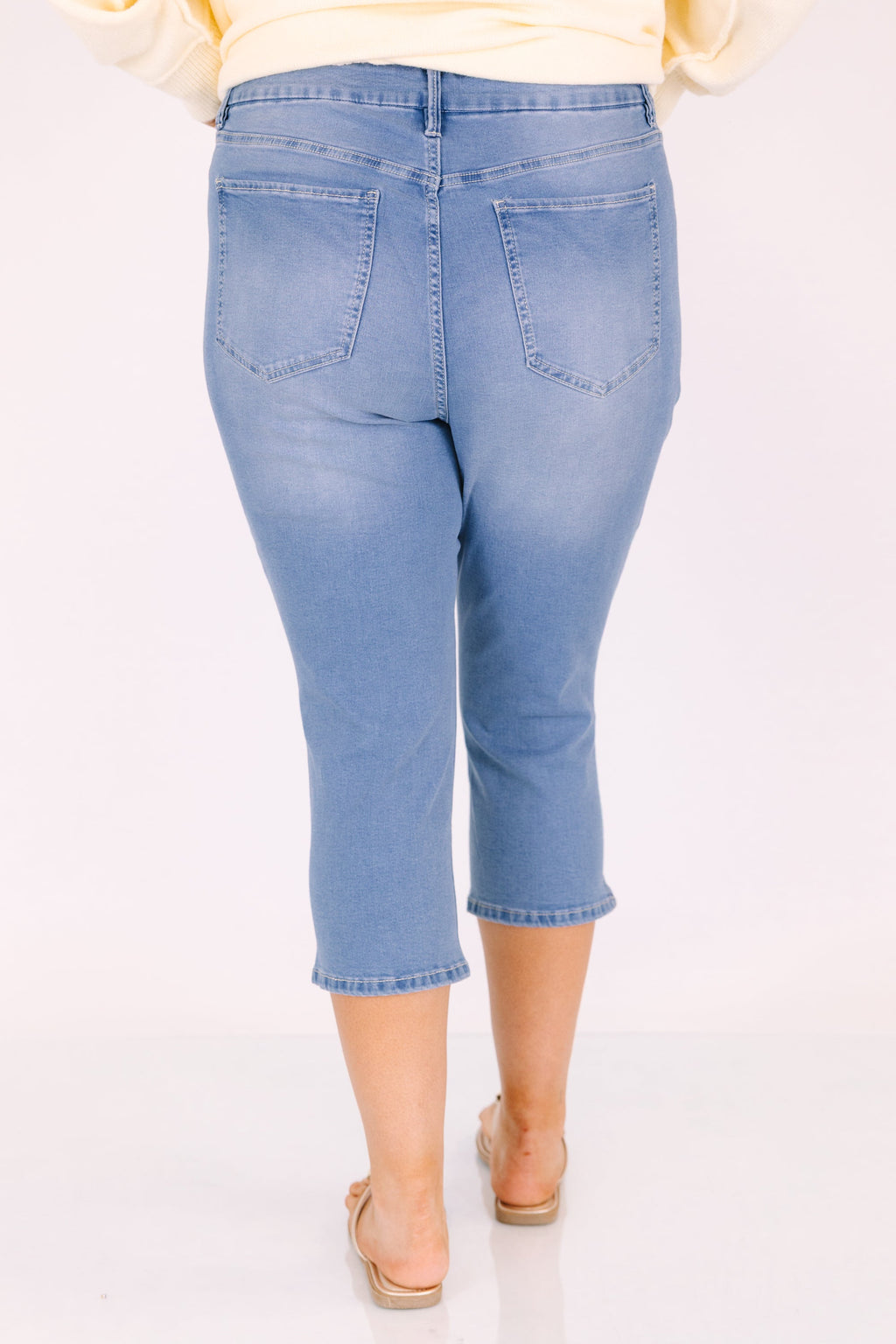 Song Of The Bluebird Capris, Light Wash