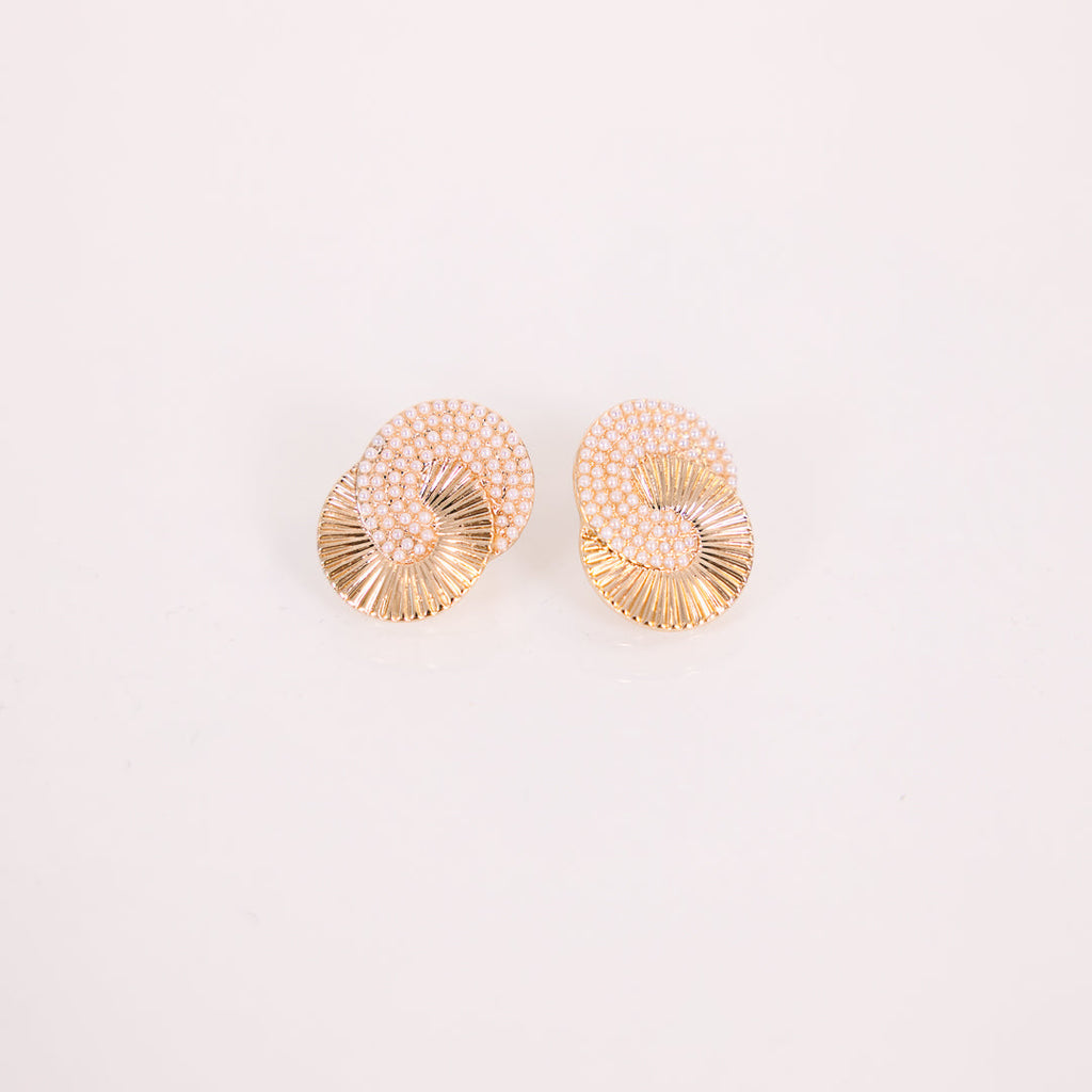 Spending The Moments Earrings, Gold