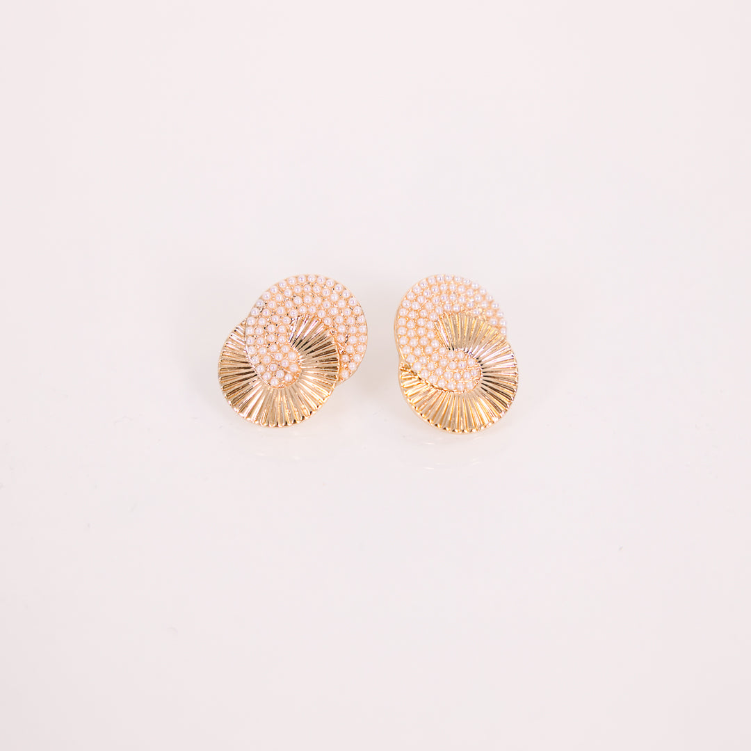 Spending The Moments Earrings, Gold