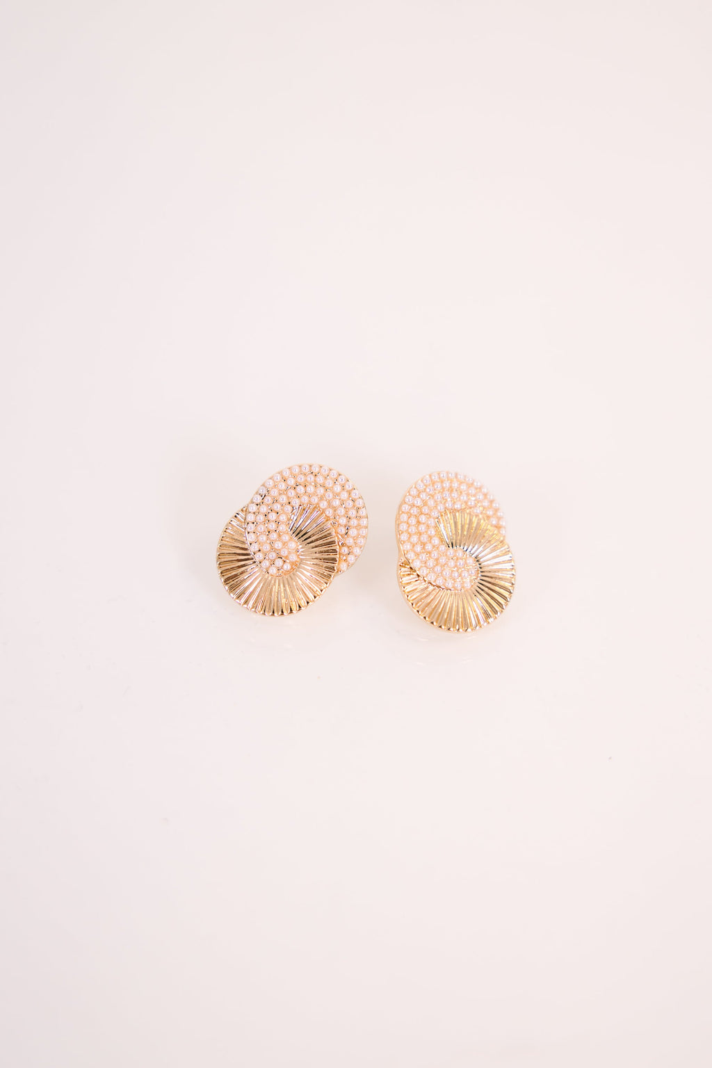 Spending The Moments Earrings, Gold
