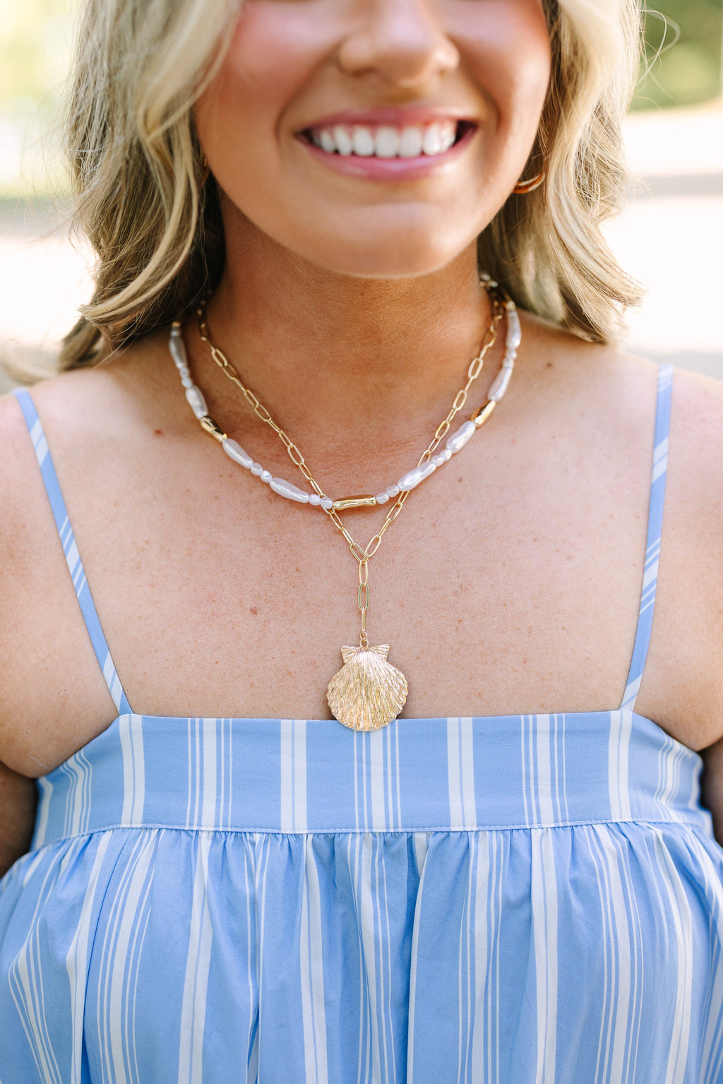 Stay By The Shells Necklace, Gold